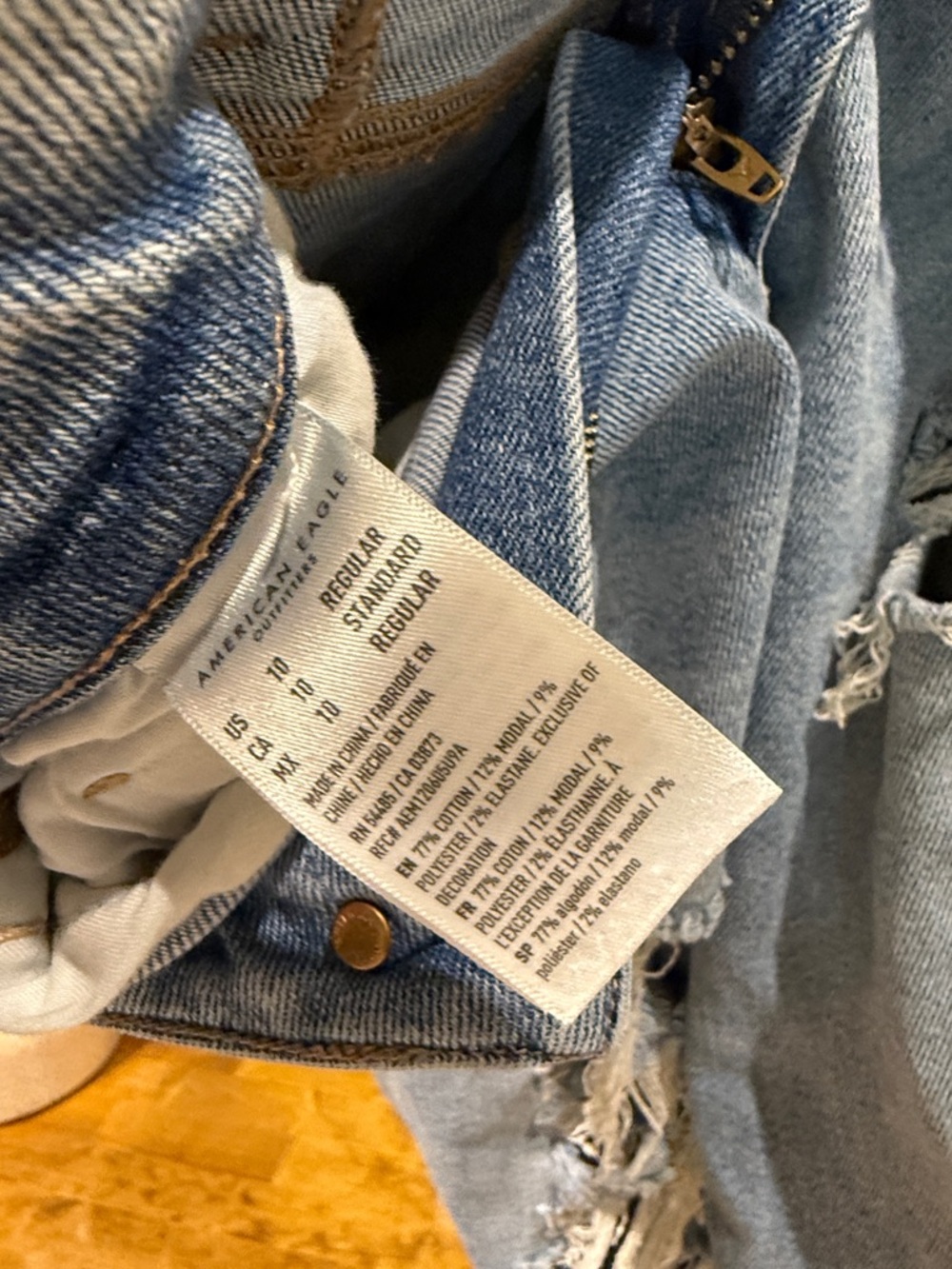 American Eagle Mom Jean with stretch regular size 10 ..Light Blue Distressed - Picture 3 of 6